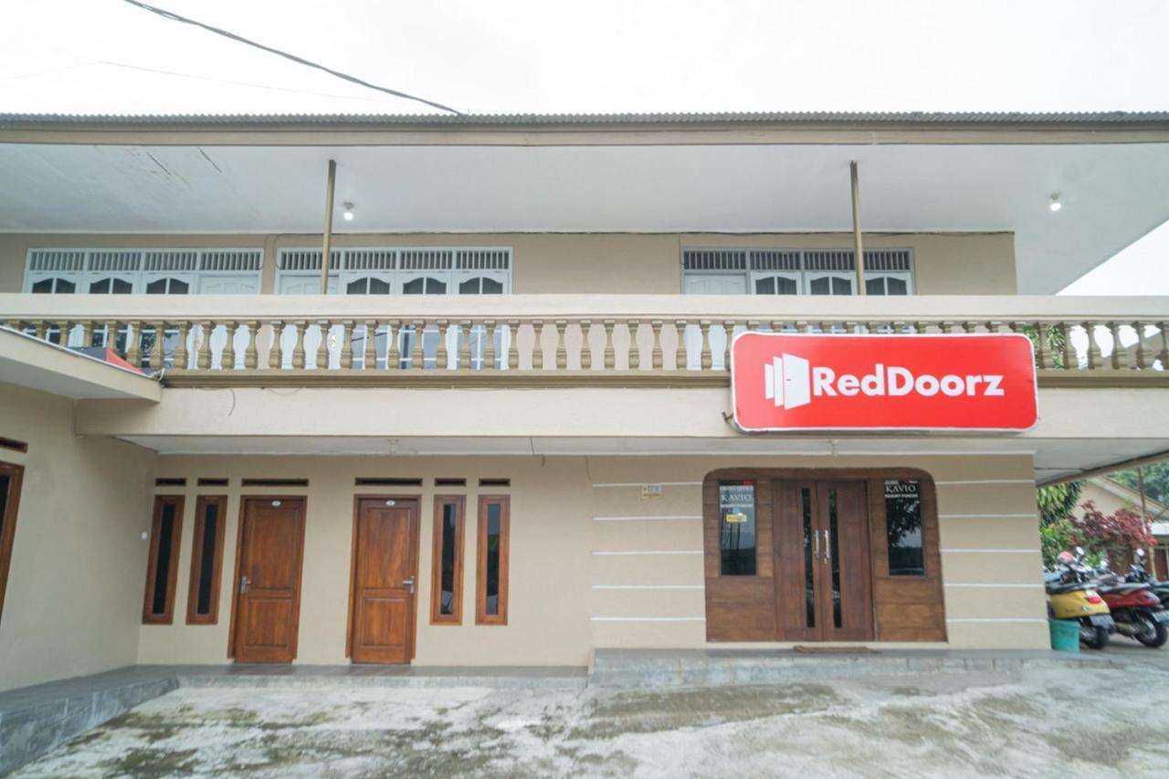 Hotel Reddoorz Near Taman Safari 2 Bogor Esterno foto