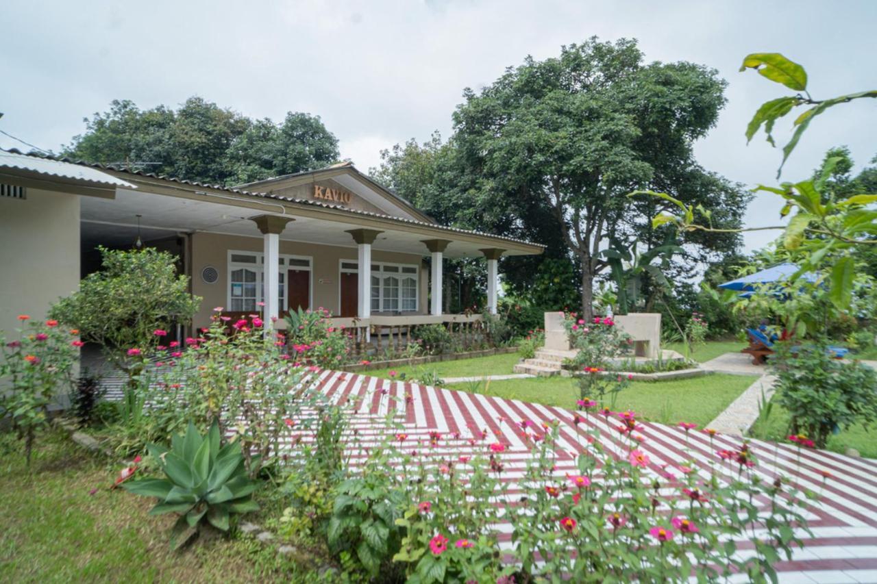 Hotel Reddoorz Near Taman Safari 2 Bogor Esterno foto