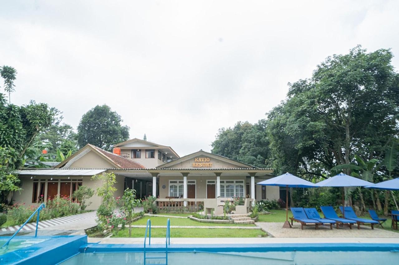 Hotel Reddoorz Near Taman Safari 2 Bogor Esterno foto