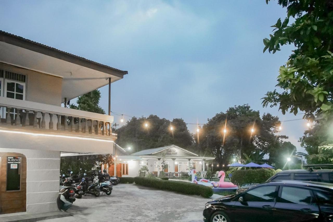Hotel Reddoorz Near Taman Safari 2 Bogor Esterno foto